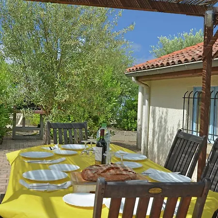 Villa Tourbes Villa *